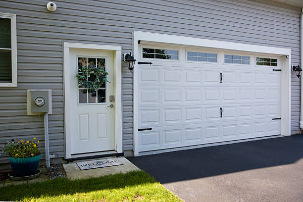 24/7 Emergency Garage Door Panel Replacement experts in Hancock County County, ME
